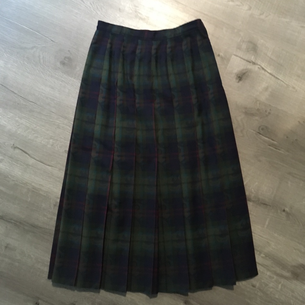 Pendleton Black Watch Tartan Plaid Pleated Skirt 100% wool leaf design